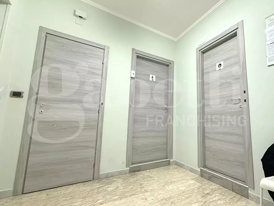 Immagine 7 di Appartamento in vendita  in Corso arnaldo lucci a Napoli