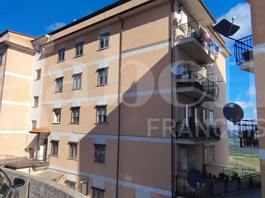 Immagine 1 di Appartamento in vendita  in Via Damiano Assanti, 72 a Squillace