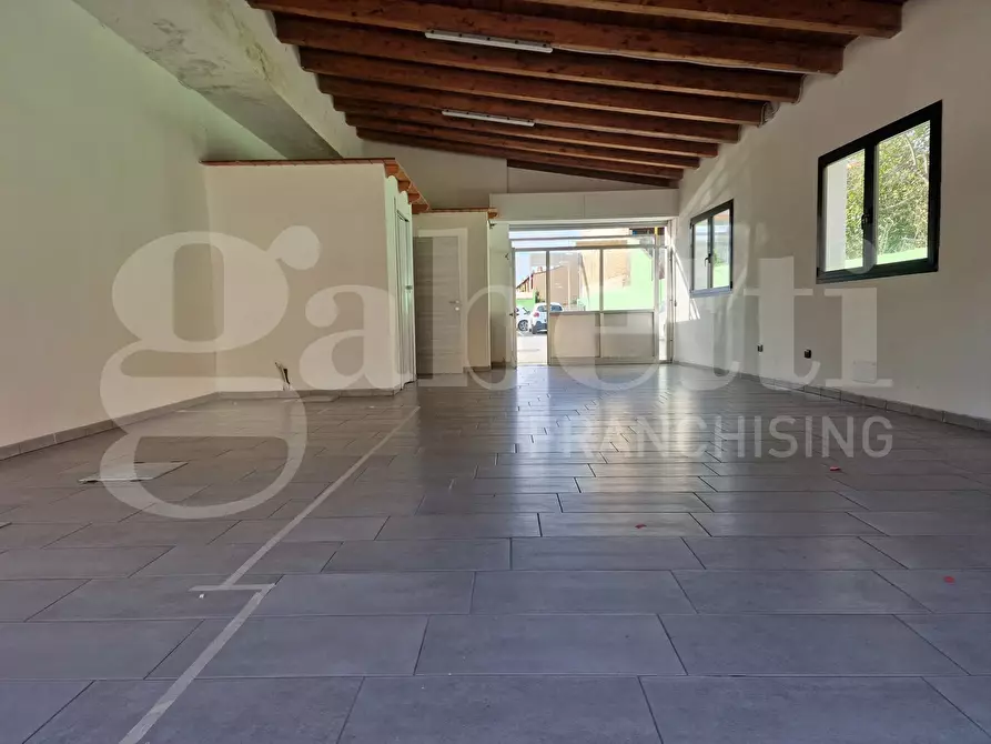 Immagine 6 di Negozio in affitto  in Via costutizione, snc a Sestu