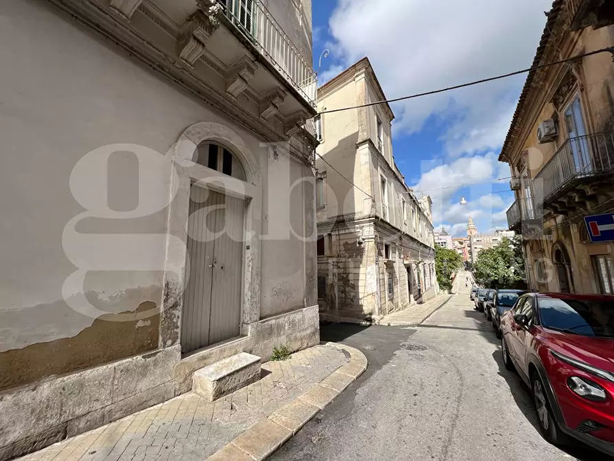 Immagine 47 di Appartamento in vendita  in Via Traspontino, 11 a Ragusa