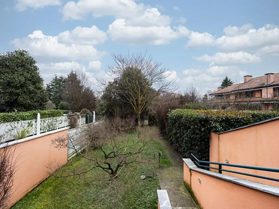 Immagine 11 di Villetta a schiera in vendita  in Via BAREGGIO, 16 a Cusago