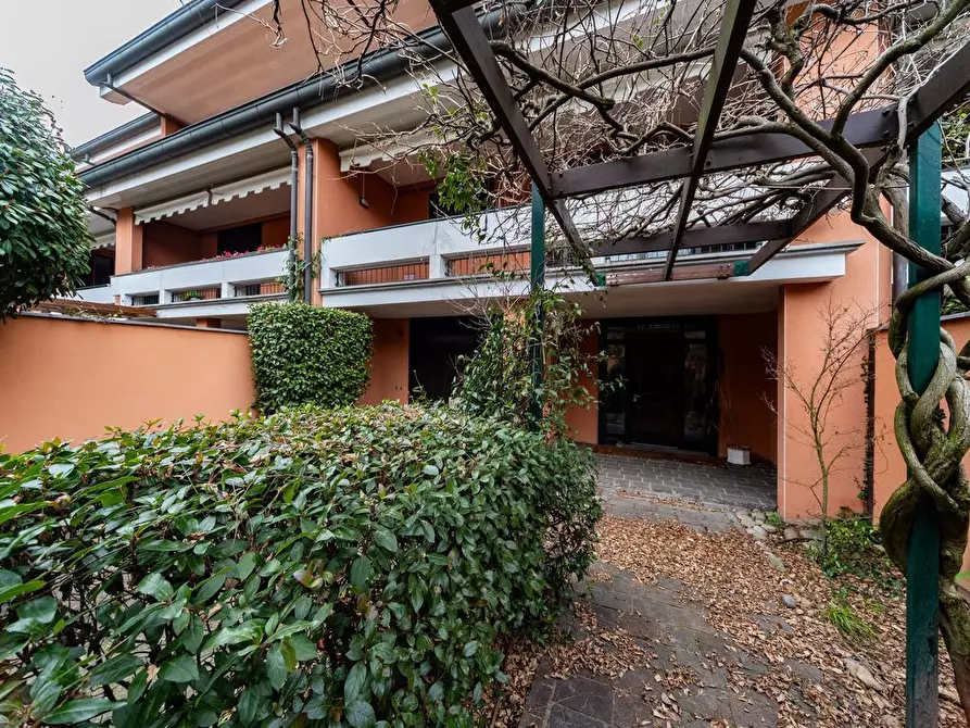 Immagine 42 di Villetta a schiera in vendita  in Via BAREGGIO, 16 a Cusago