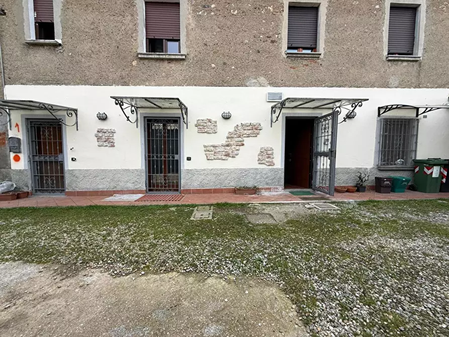 Immagine 2 di Appartamento in vendita  in Via Tagliamento, 3 a Rovato