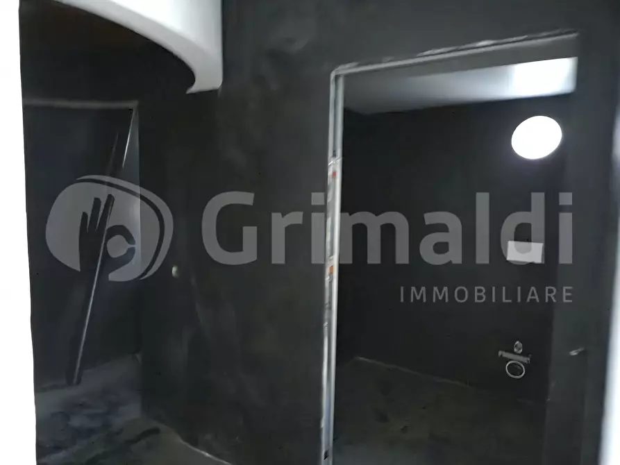 Immagine 11 di Negozio in vendita  in Via Lago Grande Ganzirri a Messina