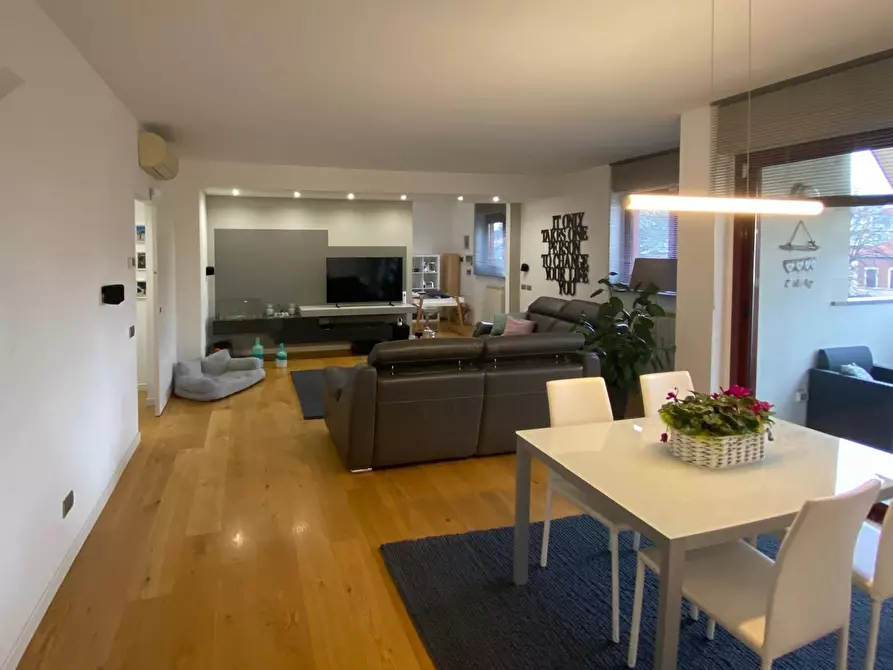 Immagine 4 di Appartamento in vendita  in Via Mauro Venegoni, 94 a Legnano