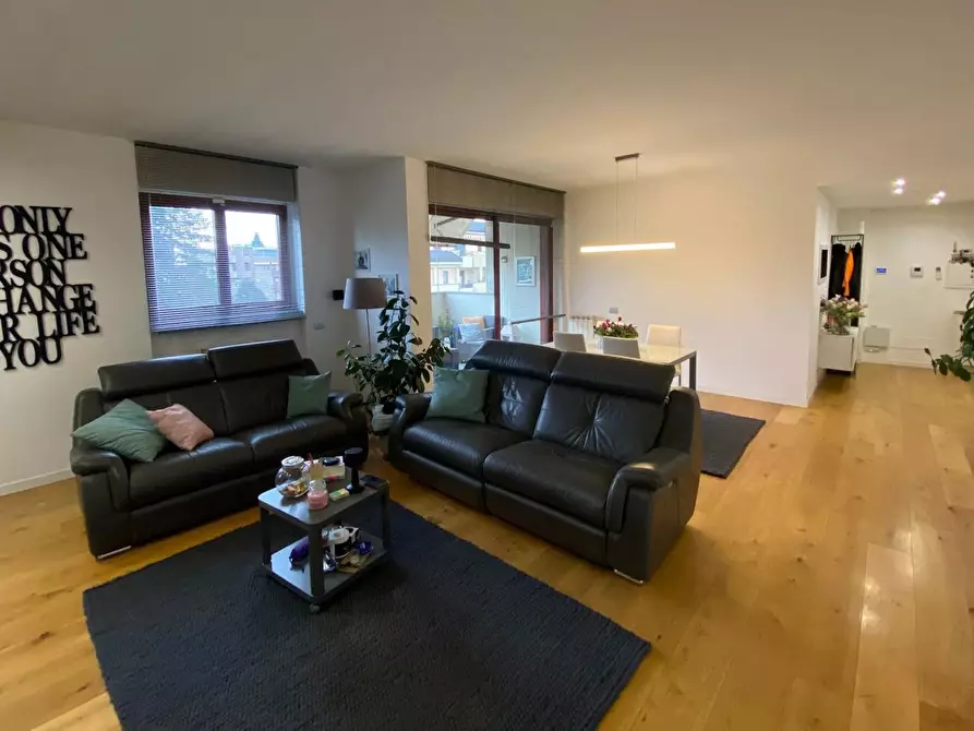 Immagine 5 di Appartamento in vendita  in Via Mauro Venegoni, 94 a Legnano