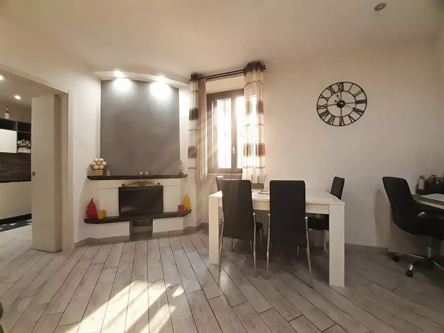 Immagine 10 di Appartamento in vendita  in Piazza 4 novembre, sc a Marnate