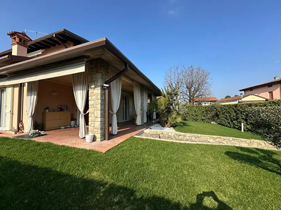 Immagine 6 di Villa in vendita  in Via Cattarello, 1/a a Chiari