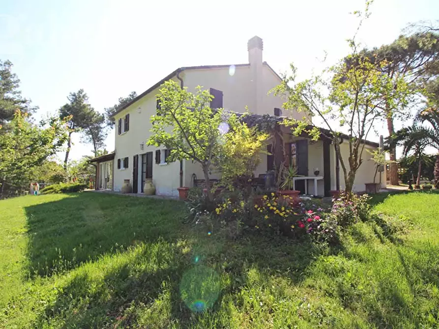 Immagine 1 di Villa in vendita  in Strada SAN SILVESTRO, 37 a Senigallia