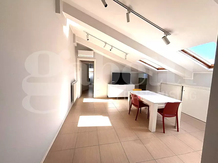 Immagine 4 di Appartamento in vendita  in Corso G. Garibaldi a Napoli