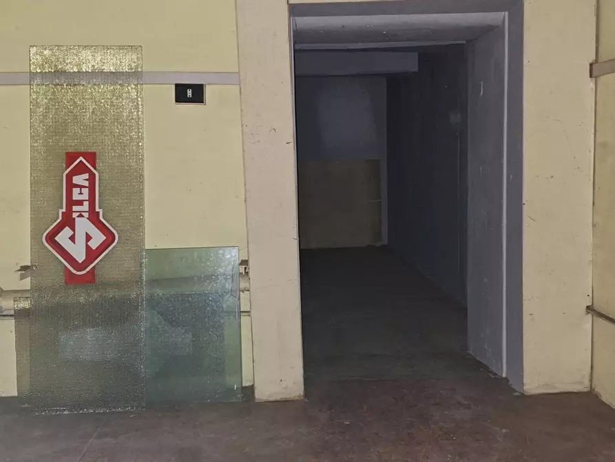 Immagine 6 di Negozio in affitto  in Corso Cavour, 169 a Messina