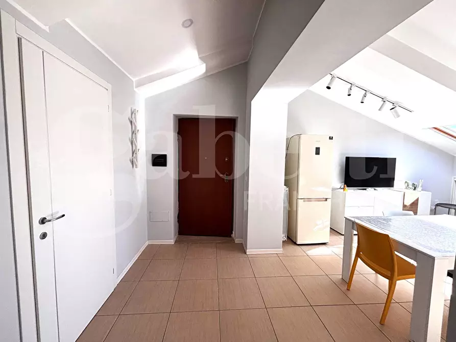 Immagine 2 di Appartamento in vendita  in Corso Giuseppe Garibaldi a Napoli