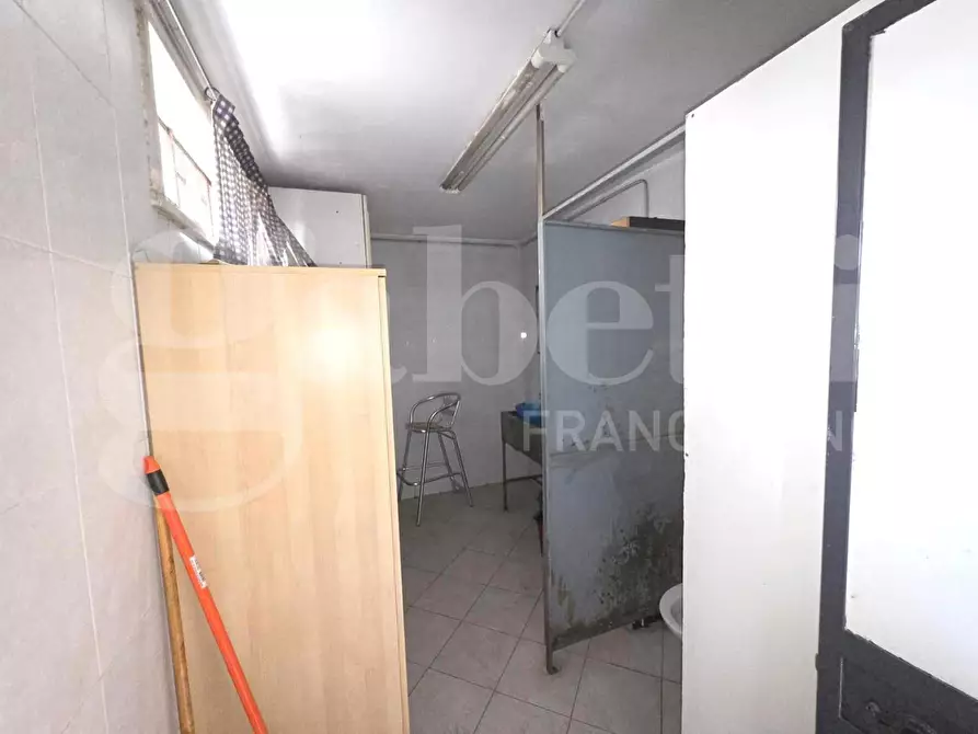 Immagine 14 di Capannone industriale in vendita  in Via salve d'esposito a Napoli