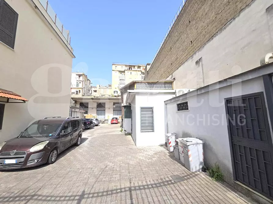 Immagine 3 di Capannone industriale in vendita  in Via salve d'esposito a Napoli