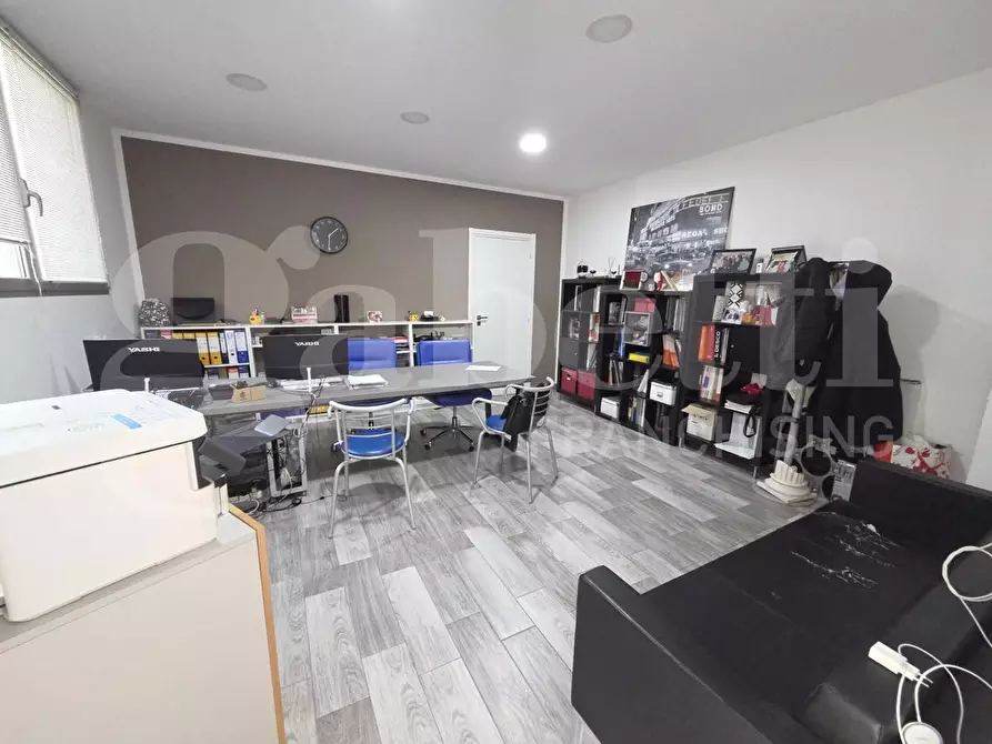 Immagine 11 di Capannone industriale in vendita  in Via salve d'esposito a Napoli