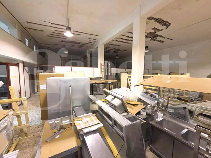 Immagine 15 di Capannone industriale in vendita  in Via salve d'esposito a Napoli