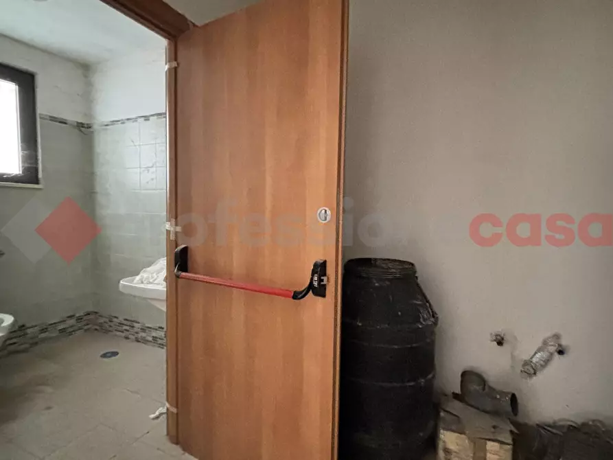 Immagine 9 di Negozio in affitto  in Via S.S. 155 Montelena, 15 a Alatri