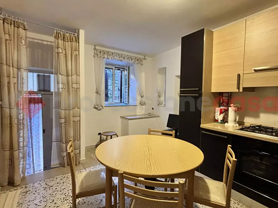 Immagine 1 di Appartamento in vendita  in Via Nazionale, 30 a Vico Nel Lazio