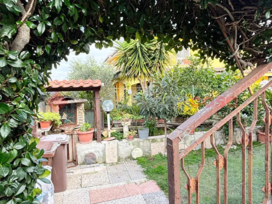 Immagine 2 di Appartamento in vendita  in Via Grumo Appula, 9 a Roma