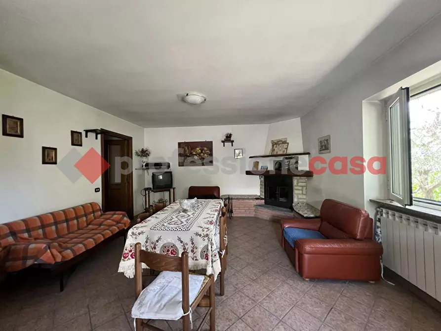 Immagine 3 di Villa in vendita  in Via vicinale casette, 1 a Fumone
