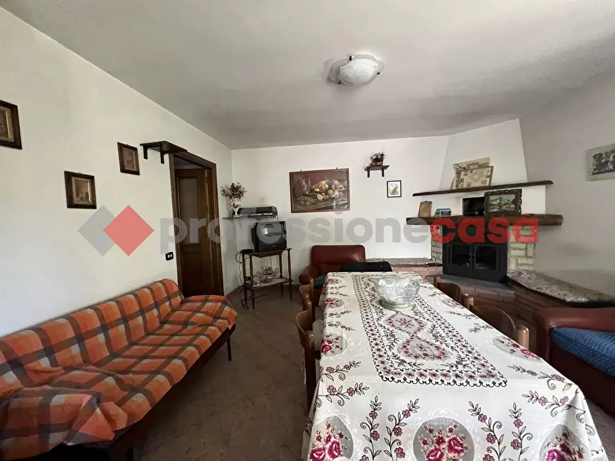Immagine 2 di Villa in vendita  in Via vicinale casette, 1 a Fumone