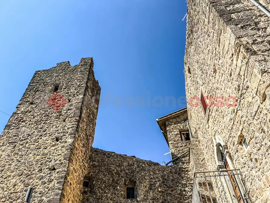 Immagine 16 di Appartamento in vendita  in Via Vittorio Emanuele, 10 a Vico Nel Lazio