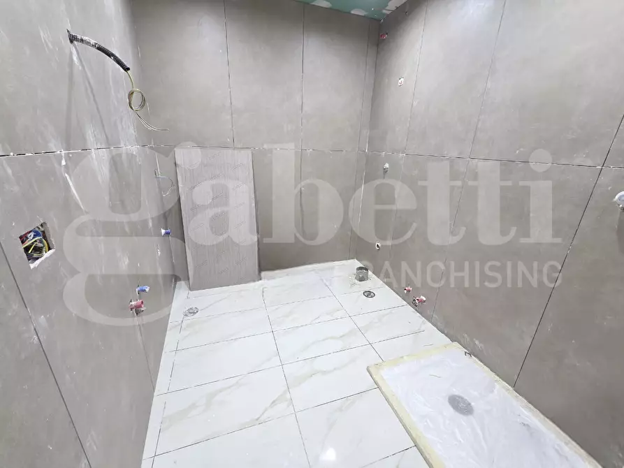 Immagine 7 di Appartamento in vendita  in Via francesco paolo bozzelli a Napoli