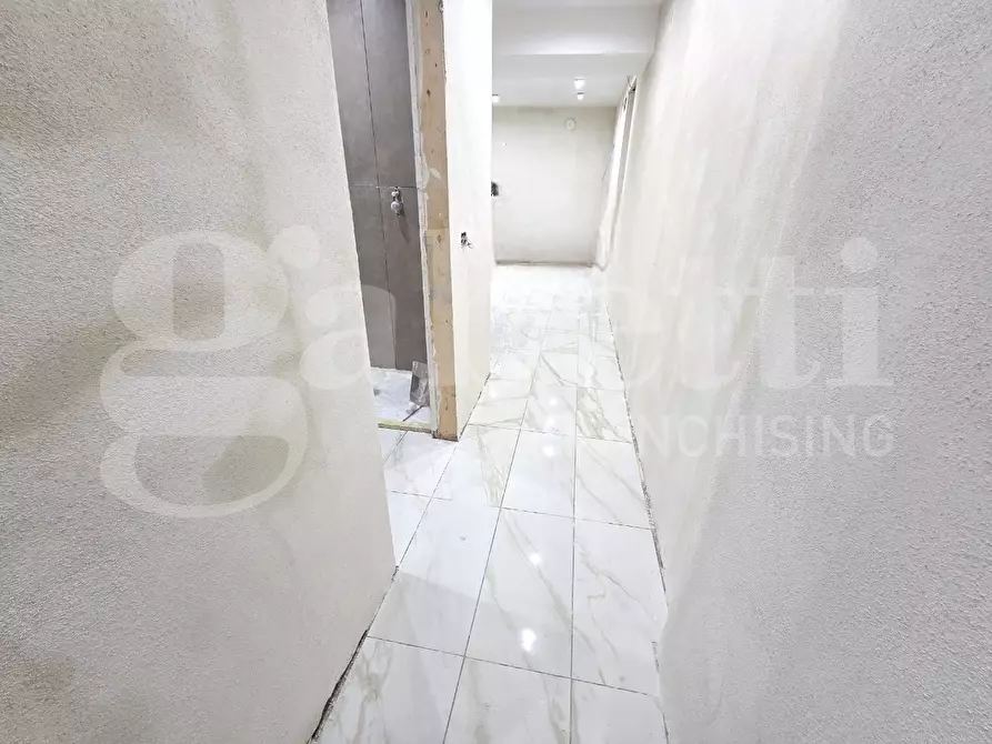 Immagine 2 di Appartamento in vendita  in Via francesco paolo bozzelli a Napoli