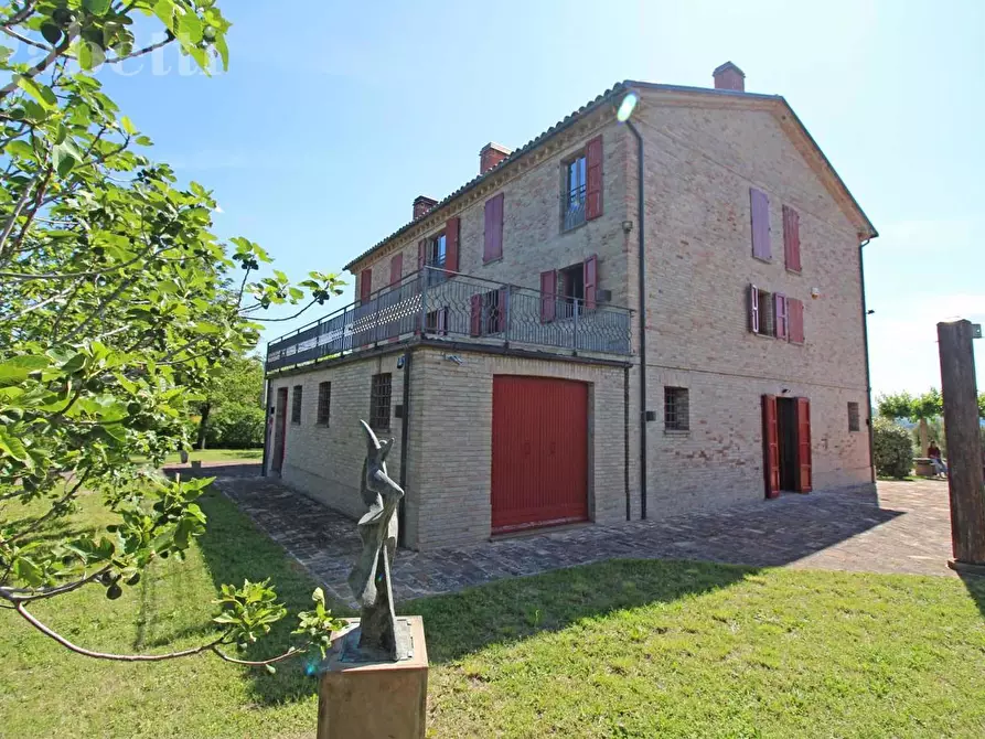 Immagine 4 di Casa bifamiliare in vendita  in Via MONTALE a Arcevia