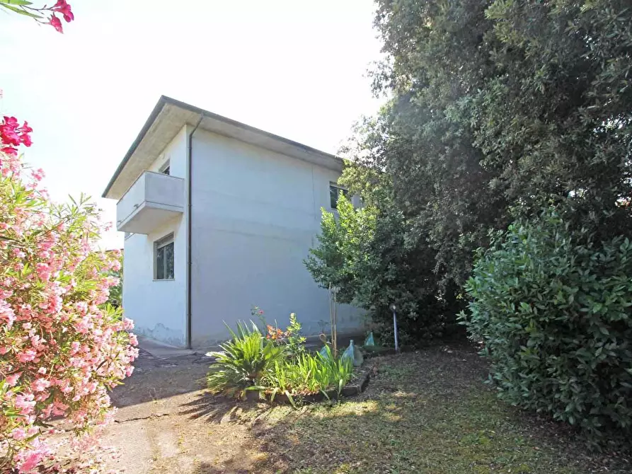 Immagine 1 di Casa indipendente in vendita  in Strada Arceviese a Senigallia