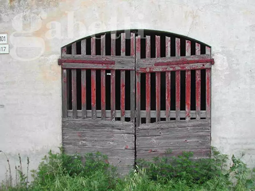 Immagine 4 di Rustico / casale in vendita  in Strada ARCEVIESE, 117 a Senigallia