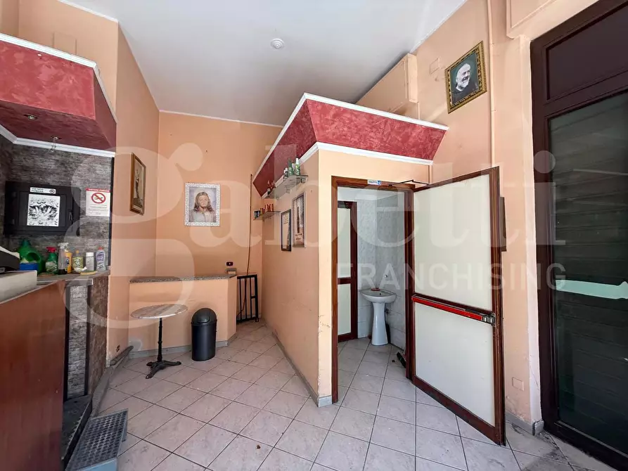 Immagine 10 di Negozio in vendita  in Piazza della Guardia, 20/21 a Catania