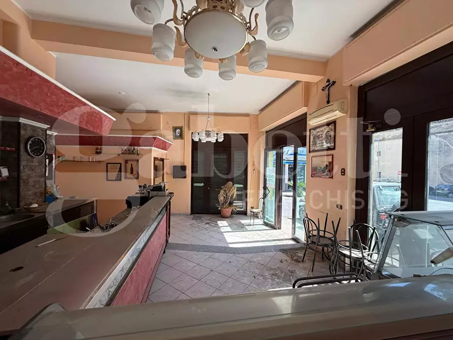 Immagine 12 di Negozio in vendita  in Piazza della Guardia, 20/21 a Catania