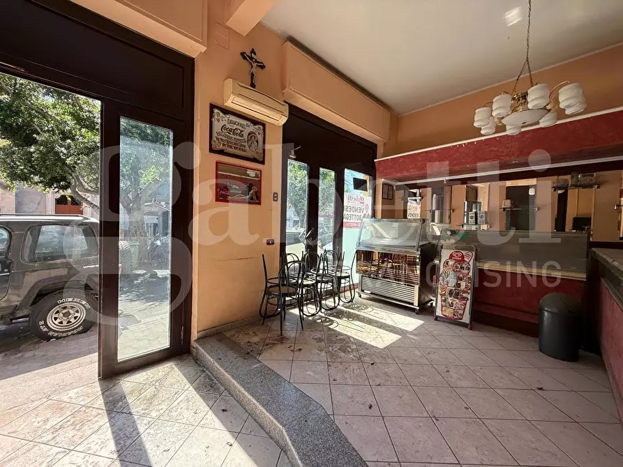 Immagine 20 di Negozio in vendita  in Piazza della Guardia, 20/21 a Catania