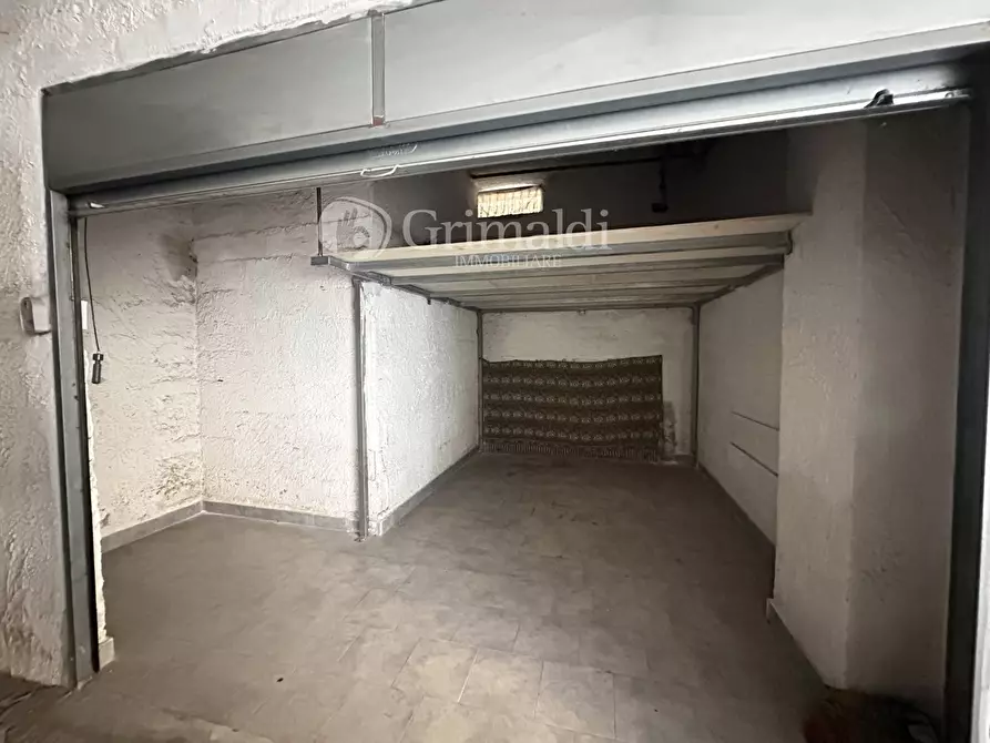 Immagine 1 di Box auto in affitto  in Via Palladio, 12 a Acerra