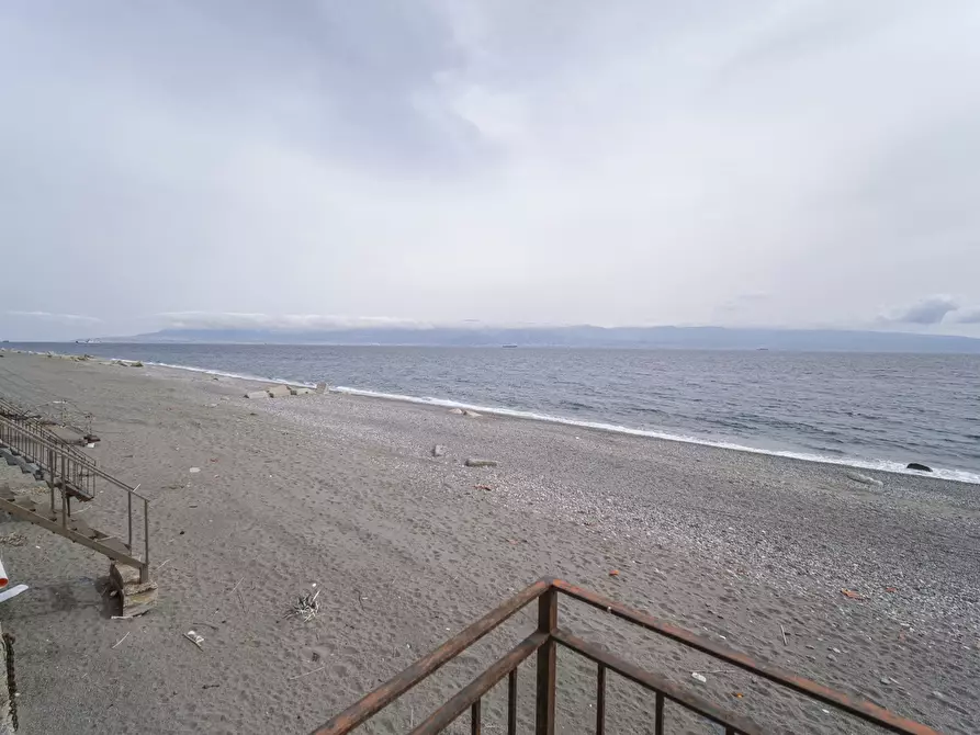 Immagine 41 di Appartamento in vendita  in Via Mili marina via nazionale, 321 a Messina