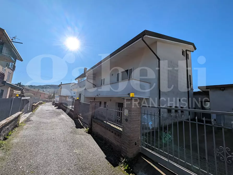Immagine 2 di Casa indipendente in vendita  in Via OLIVELLO, 11 a Torgiano