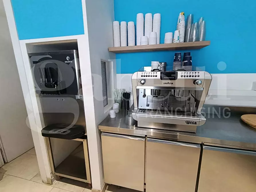 Immagine 14 di Laboratorio in vendita  in Via LUNGOMARE ANDREA DORIA, 68 a Ragusa