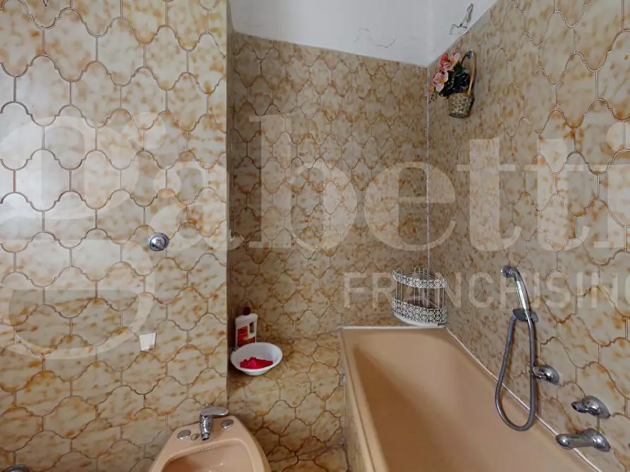 Immagine 13 di Appartamento in vendita  in Via Bibbona, 5 a Roma