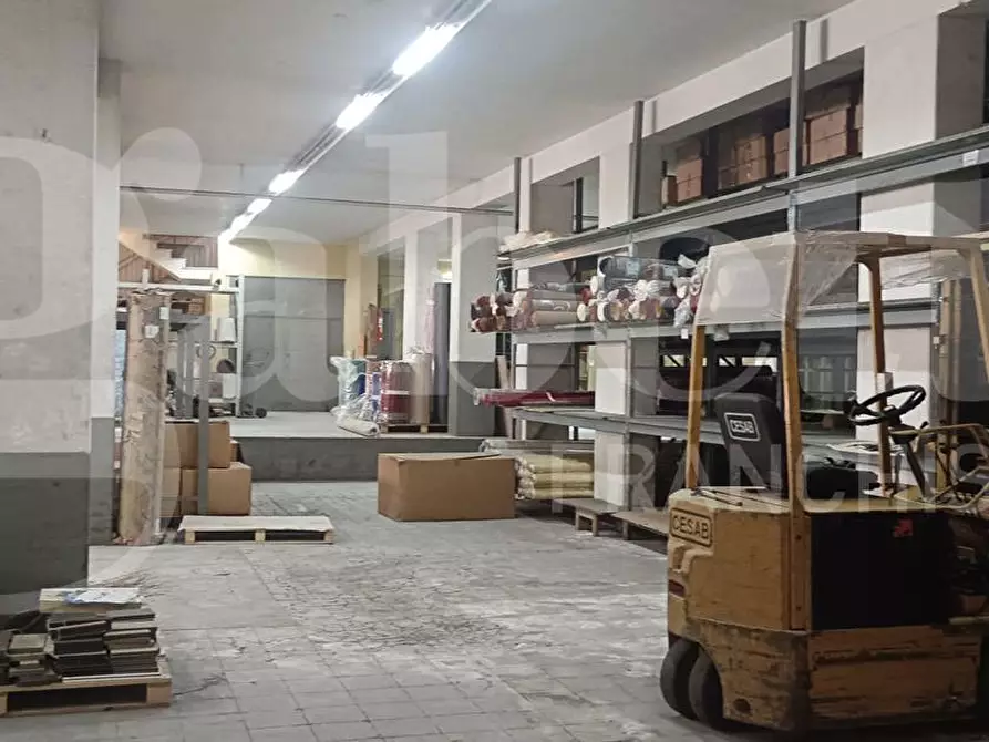 Immagine 9 di Magazzino in vendita  in Via Giacomo Leopardi, 21 a Gravina Di Catania
