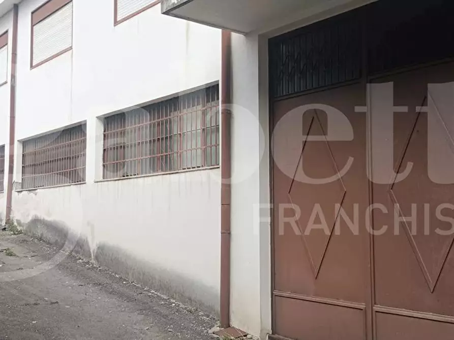 Immagine 24 di Magazzino in vendita  in Via Giacomo Leopardi, 21 a Gravina Di Catania