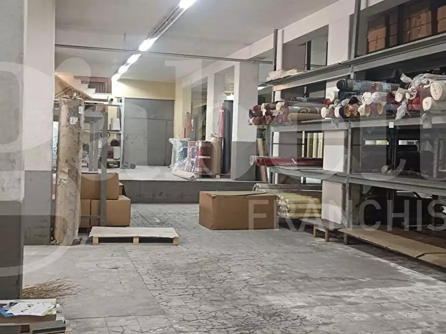 Immagine 8 di Magazzino in vendita  in Via Giacomo Leopardi, 21 a Gravina Di Catania