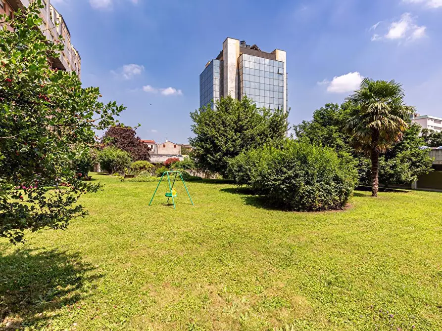 Immagine 30 di Appartamento in vendita  in Via Gioacchino Rossini, 2 a Legnano