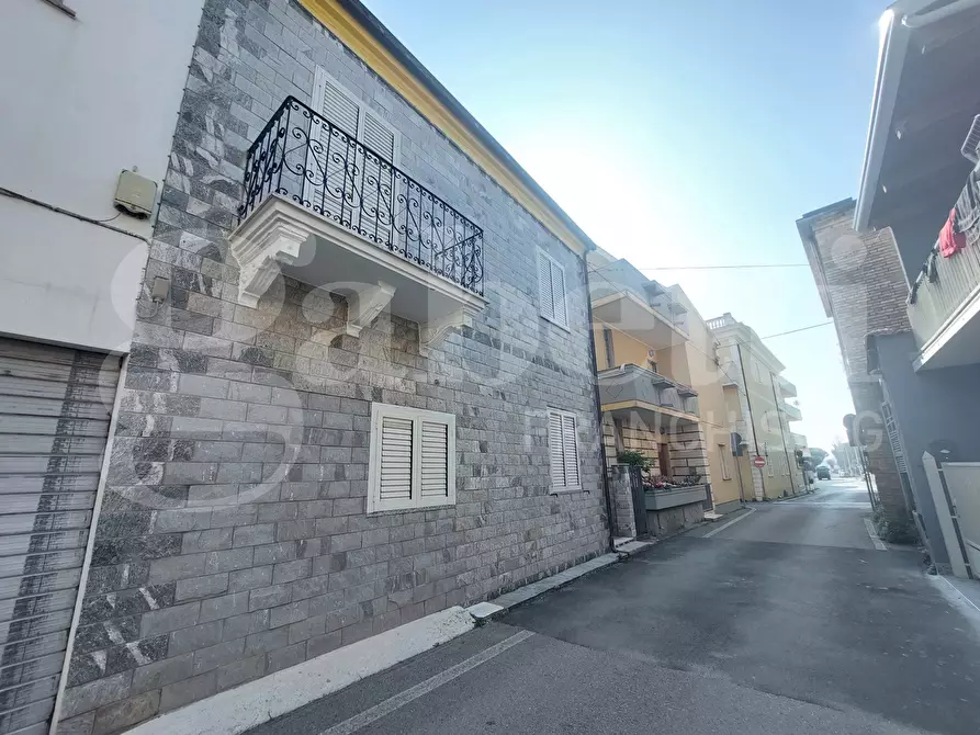 Immagine 43 di Casa indipendente in vendita  in Via Gabriele D'Annunzio, 3 a Alba Adriatica