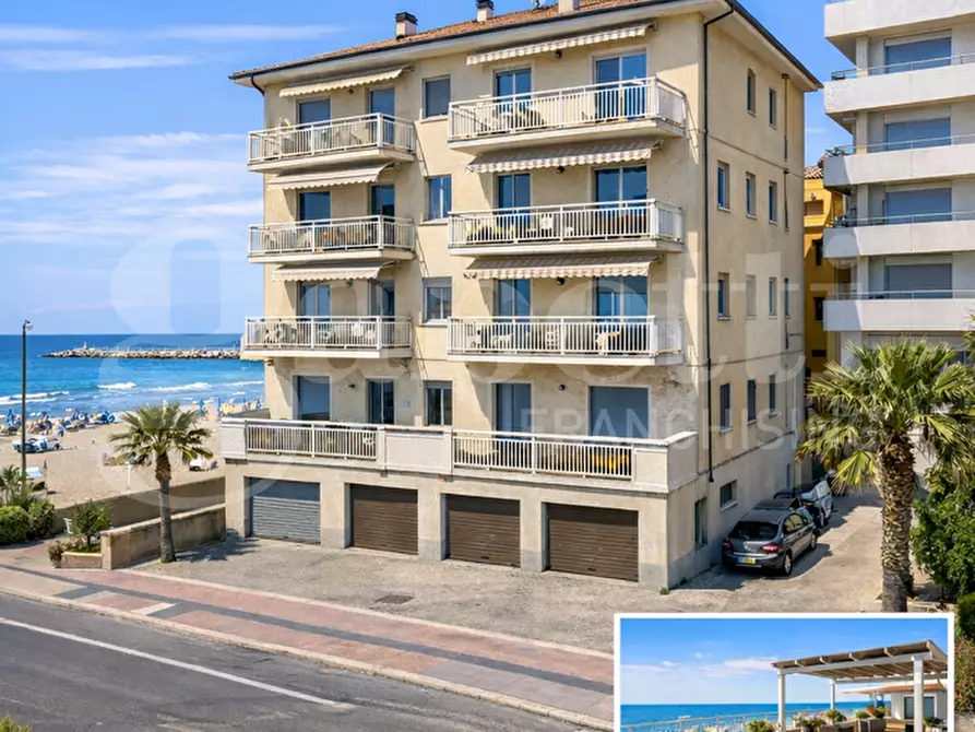 Immagine 2 di Palazzo in vendita  in Via SOTTOMARINA - VIALE VENETO, 12 a Chioggia