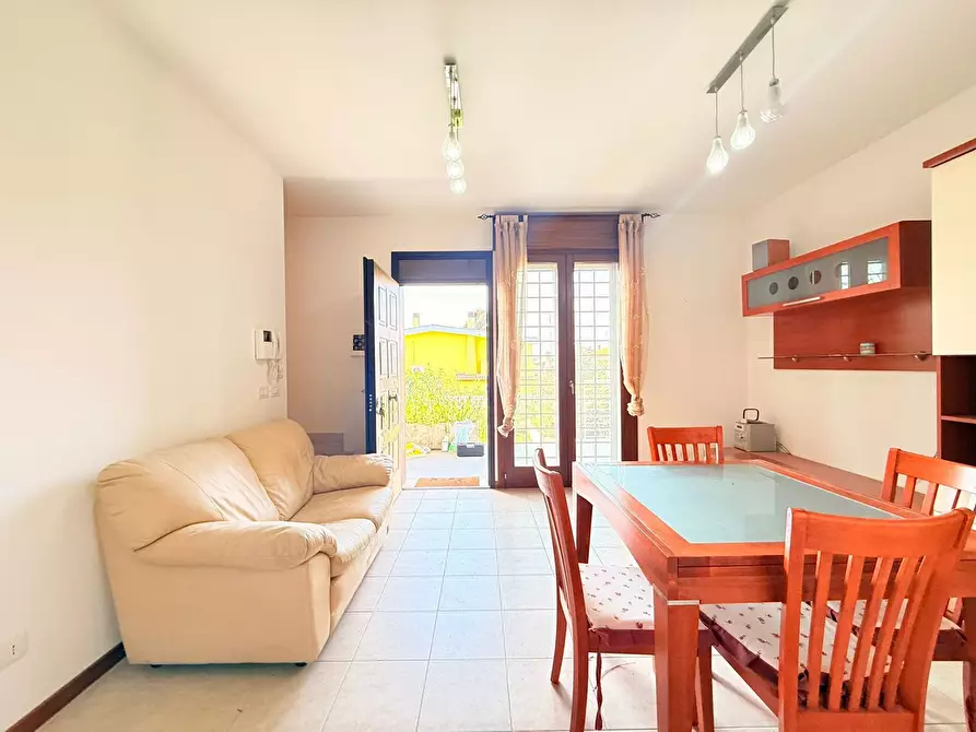 Immagine 4 di Appartamento in vendita  in Via BarzanÃ², 59 a Roma