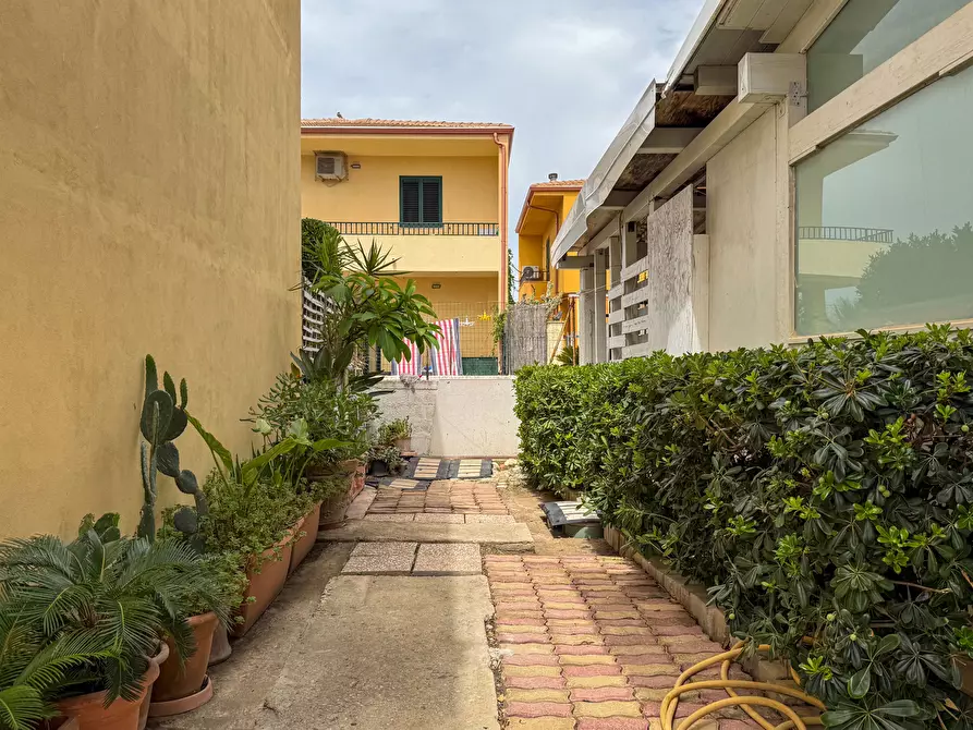 Immagine 35 di Villa in vendita  in Via Augusteo, . a Ispica