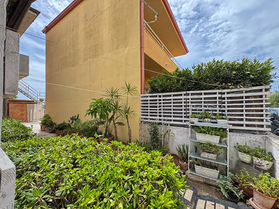 Immagine 37 di Villa in vendita  in Via Augusteo, . a Ispica