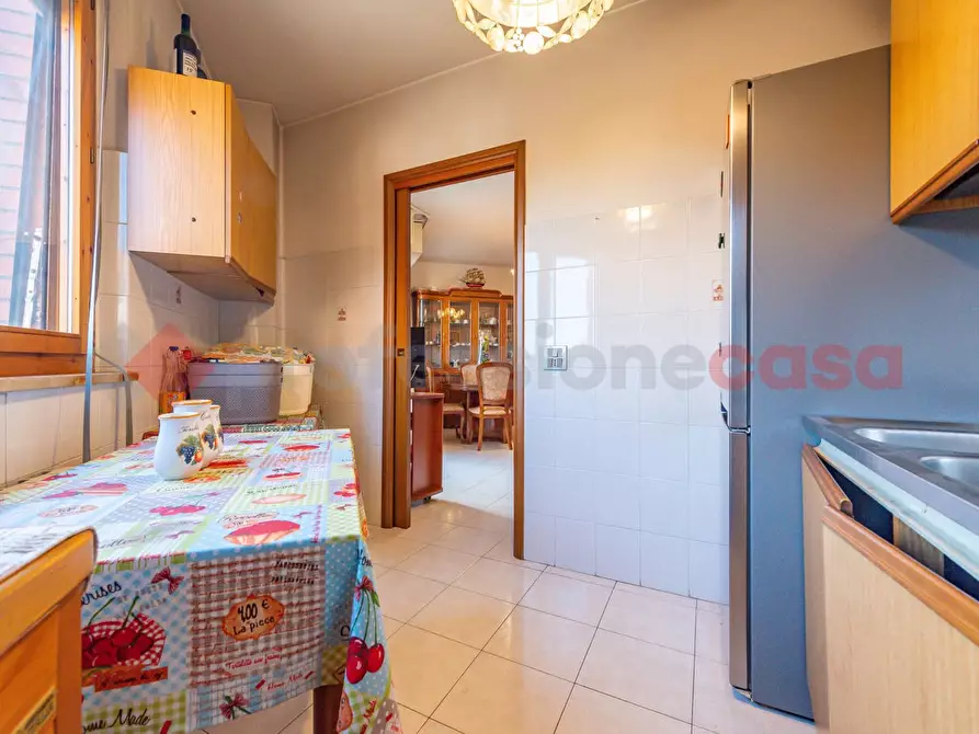 Immagine 18 di Appartamento in vendita  in Via Cinquefrondi, 115 a Roma