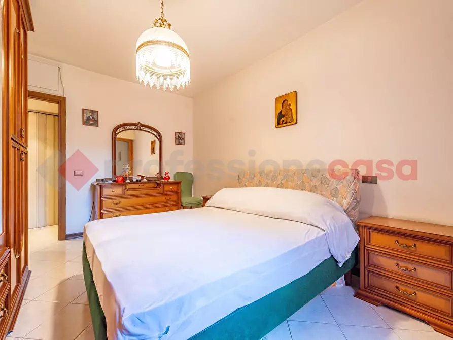 Immagine 11 di Appartamento in vendita  in Via Cinquefrondi, 115 a Roma